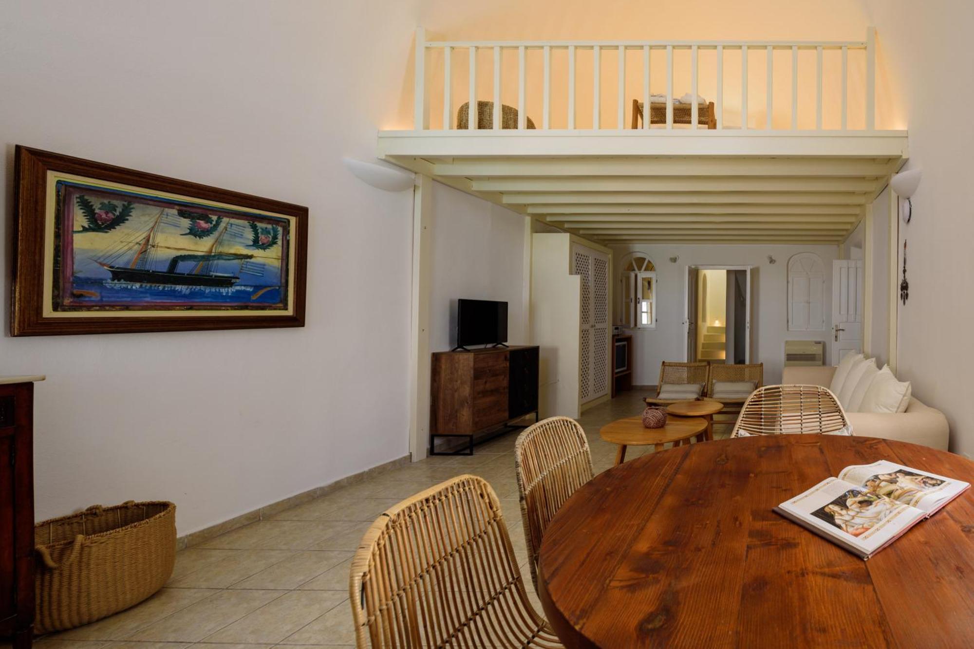 Revelis & Canava Villa *